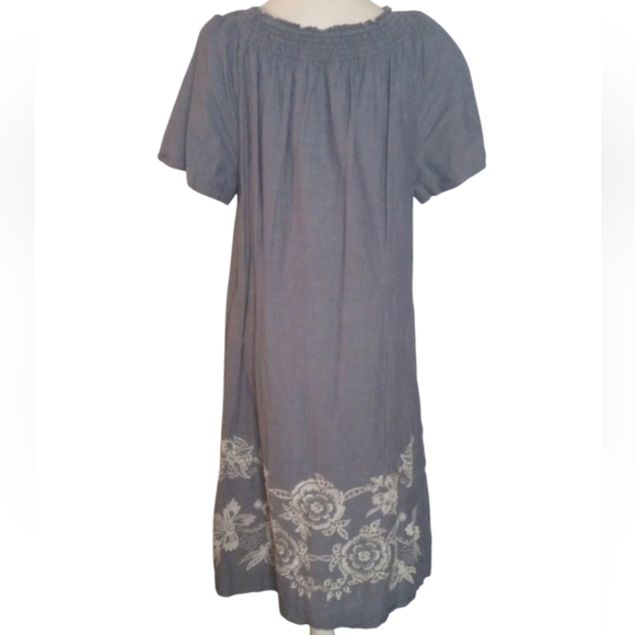 Talbots Floral Embroidered Blue Chambray Smocked Neckline Cotton Dress Size 14 - Picture 5 of 9